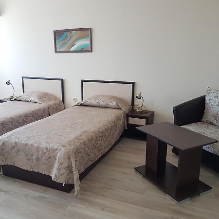 Family Hotel Venera Kavarna Exterior photo